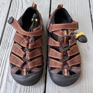 Kids size 13 Keen sandals